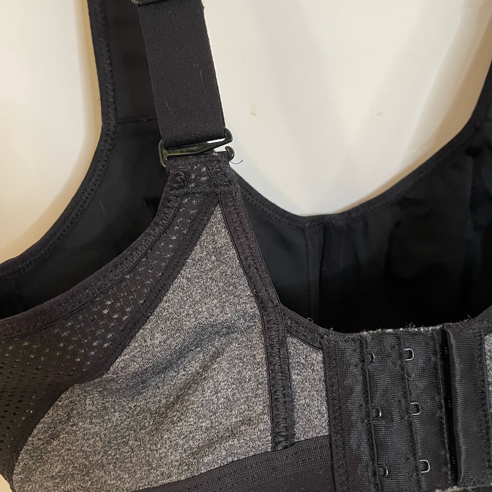 Wacoal Women’s Sports Underwire Bra 34D - Picture 2 of 6